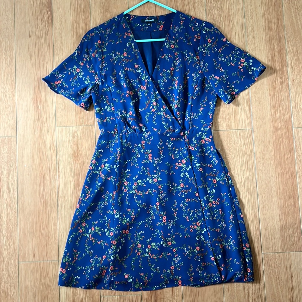 Madewell floral wrap dress in size Small